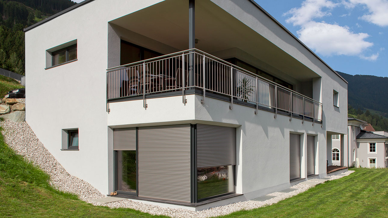 HELLA Vorbaurollladen